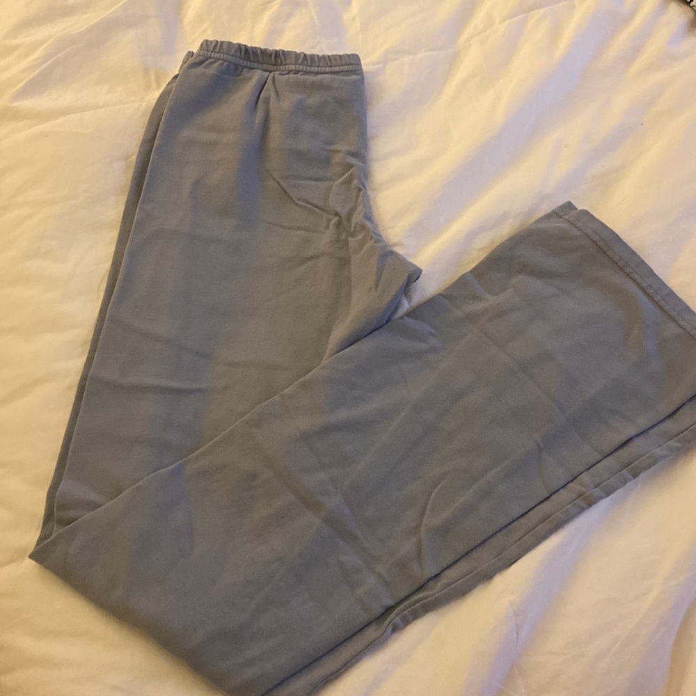 Brandy Melville Low rise flare pant
